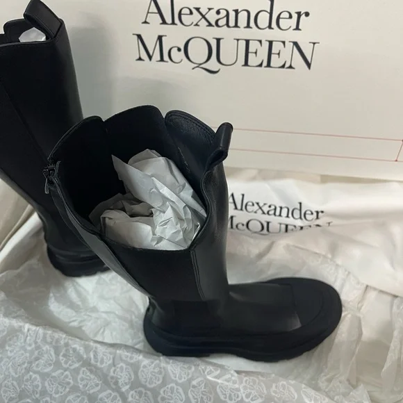 COPY - BNIB Alexander McQueen 666410WHZ66 Woman’s boot Black 40 - Picture 16 of 16